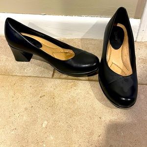 Earth black 2 1/2 inch heel dress shoes. Size9B